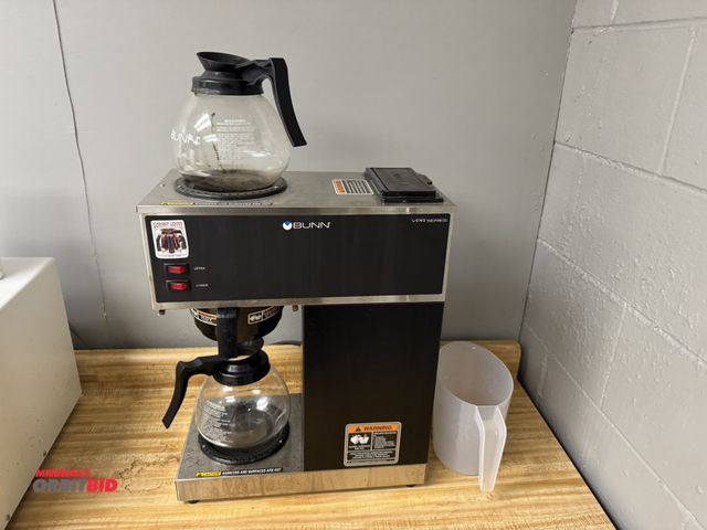 Lot 1-19568 - (1) Bunn #33200-0001, model VPR, BLK W/2 GL, commercial automatic drip coffee maker with top warmer,...