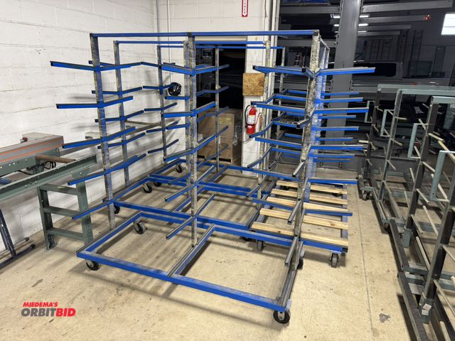 Orbitbid.com - Lot 1-16559 - Lot of (4) rolling racks, each measures 6 ...
