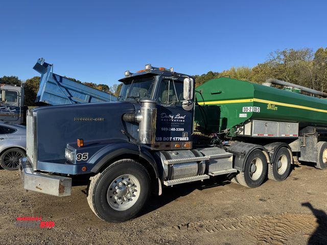 Lot 1-15802 - 1995 Western Star 4964S Semi Tractor, 475 HP CAT diesel engine, Jig brakes, 2-line wet kit, 13-speed...