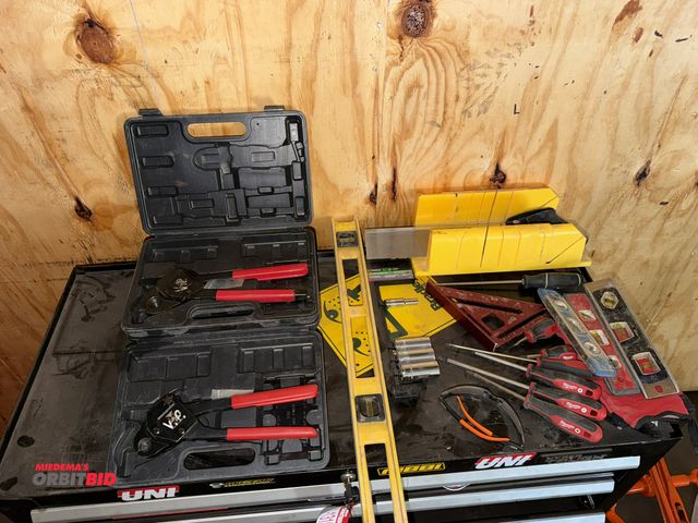 Lot 1-13170 - Lot of assorted hand tools, includes Milwaukee screwdrivers, Milwaukee speed square, levels, (2) pai...