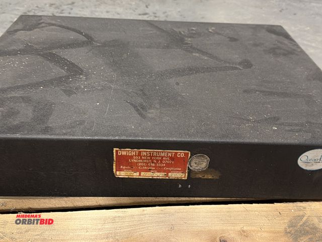 Lot 1-18572 - (1) Ocean Bay black granite surface plate, 24" x 18" x 4" tall.