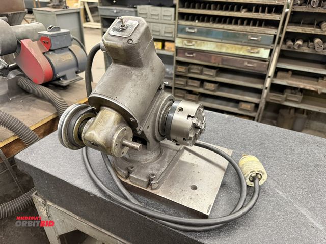 Lot 1-1772 - (1) Semi-Universal dividing/index head unit with forward and reverse controls, 3 phase.