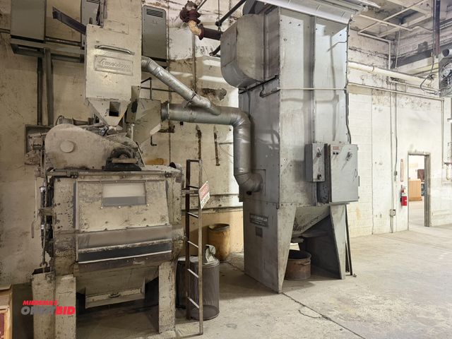 Lot 1-13354 - American Wheelabrator Tumblast Batch deburring machine 20" diameter x 27" rotary drum, side access d...