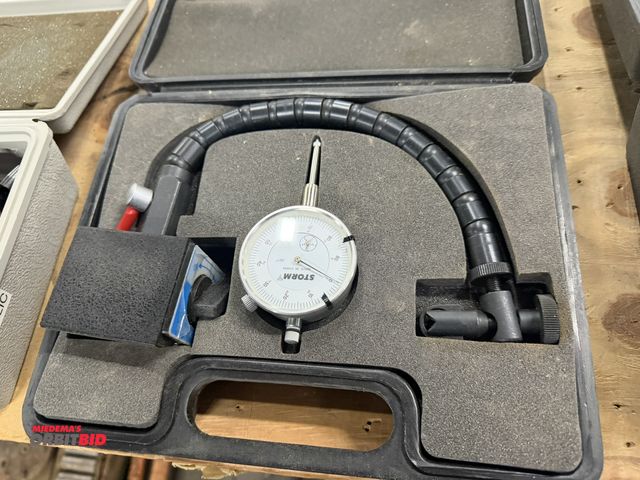 Lot 1-16947 - (1) Storm indicating set, model 3D102, with magnetic base.