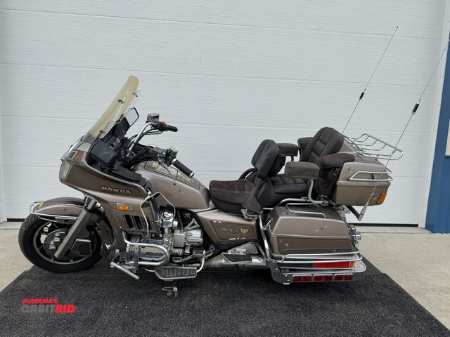 Lot 1-6476 - 1984 Honda Gold Wing GL1200 Aspencade (1) motorcycle, electronic cruise control, digital display, fu...