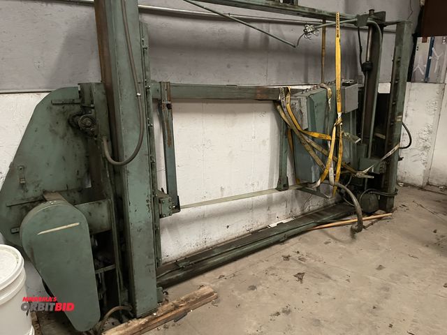 Lot 1-18941 - (1) industrial cutter used for cutting Styrofoam, unknown model and brand, may be for parts or repai...