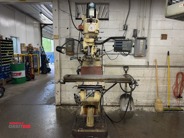 Lot 1-6253 - (1) Chevalier, model FM-3VS, vertical  milling machine, S/N BM853279, with a Kurt Power Lock unit, 4...