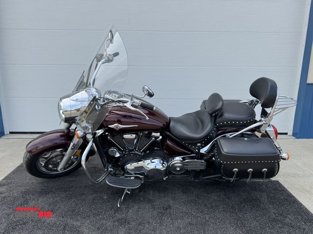 Lot 1-6468 - 2004 Kawasaki Vulcan 2000 (1) motorcycle, hard saddle bags, removable windshield, liquid cooled, bel...