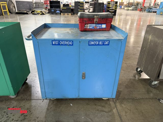 Lot 1-5553 - (1) 36" width x 36" height x 22" depth rolling storage cabinet, includes a Stack-On 16" plastic tool...