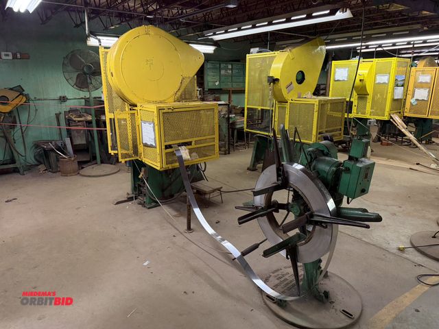 Lot 1-18470 - (1) L &amp; J #22, 22-ton press, single or automatic full rev, S/N 33557, and FJ Littell Machine Com...