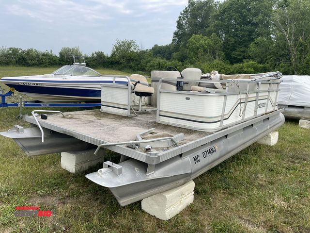 Lot 1-6609 - (1) Yachtsman 18' pontoon boat, for parts or repair only, Mariner 9.9 outboard motor, S/N 08238323, ...