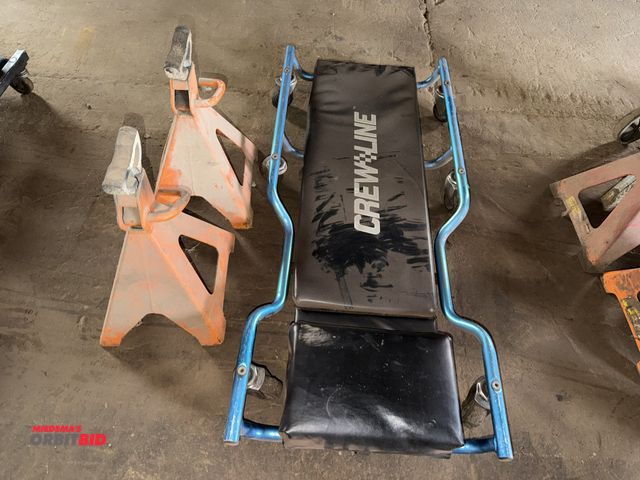 Lot 1-18106 - (1) Crewline automotive creeper with (2) approx. 6-ton capacity jack stands.