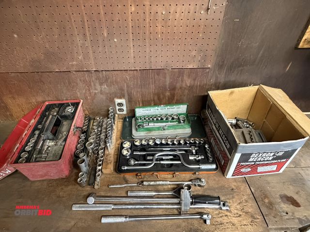 Lot 1-12117 - Large lot of assorted sockets, includes some Professional Mechanics 1/2" drive set, crescent 3/4" dr...