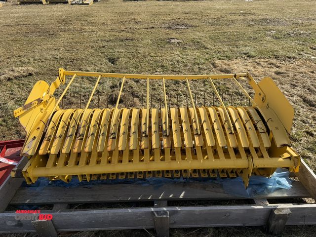 Lot 1-11816 - (1) approx. 5' wide pickup unit for a hay baler, unit has some damage, is listed for parts or repair...