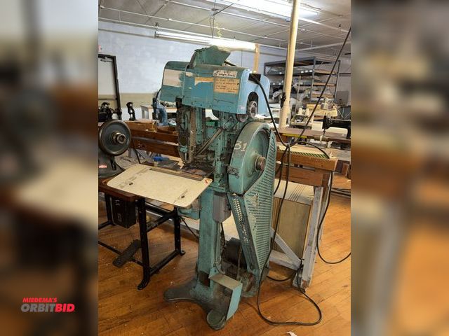 Lot 1-4665 - (1) Scovill Fasteners GE automatic textile snap button attaching press machine, 3 phase.