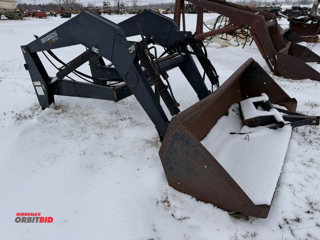 Lot 1-11456 - (1) Woods, model 215, tractor loader attachment, S/N 869693, 84" bucket, bucket has welded cutting e...