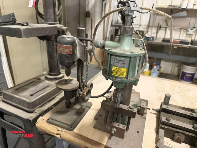 Lot 1-18568 - Lot of (2) pneumatic drills, Air Mite, model AP7, 1.5" stroke, and Dumore, Cat #16-011, high speed s...