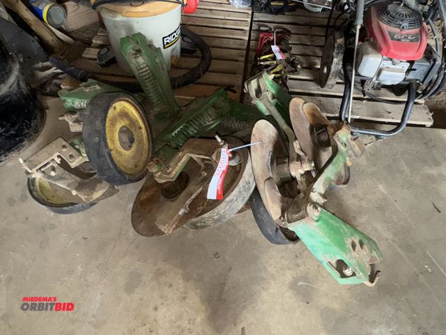 Lot 1-19926 - Lot of (6) John Deere 7240 planter parts.