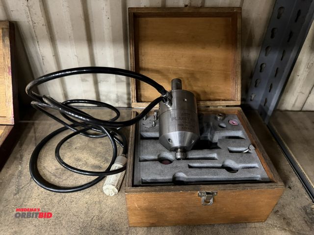 Lot 1-15105 - (1) NSK Planet 550 jig grinding air spindle, speeds from 50,000 to 65,000 RPM, with wood case.