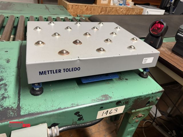 Lot 1-4923 - (1) Mettler Toledo Roller scale with digital readout, platform is 19.5" x 15.5", S/N J3626.