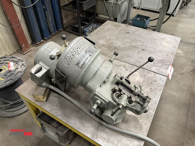 Lot 1-15392 - (1) Bridgeport vertical milling machine head with 1.5 HP, 3 phase electric motor, 160-5440 spindle s...