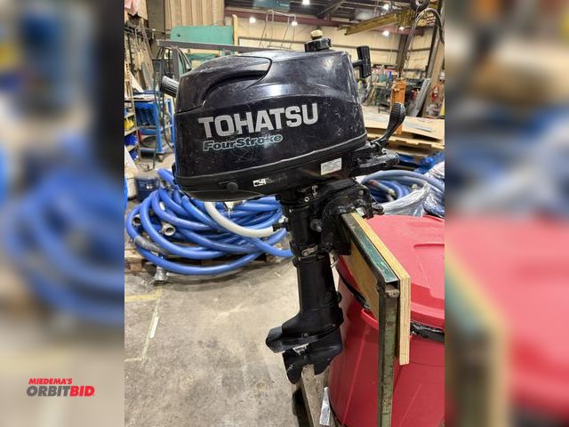 Lot 1-18669 - (1) 2013 Tohatsu 4-stroke outboard boat motor, S/N 061261AC, model 3JE, engine pulls through and has...