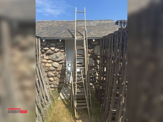 Lot 1-7024 - (9) Assorted wooden ladders, 4' to 8'