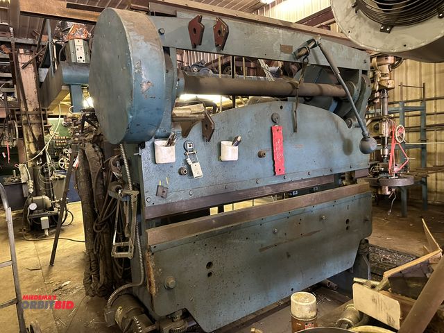 Lot 1-16173 - (1) Chicago Steel press brake, and Chicago Steel/Dreis &amp; Krump, size 335, 35-ton capacity press ...