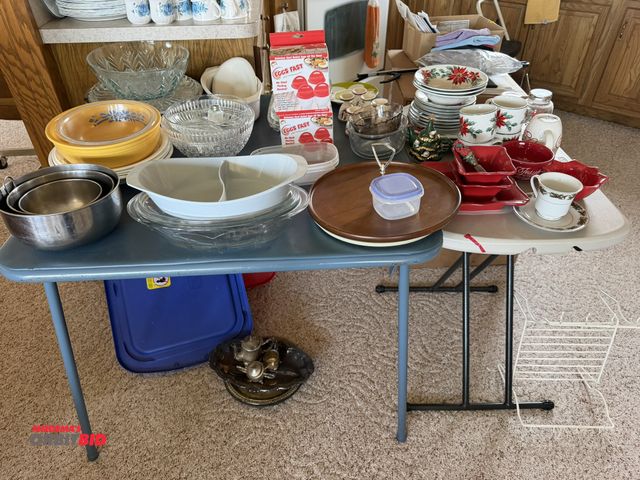 Lot 1-19168 - Large lot of assorted kitchenware, includes 8", 7", and 5" stainless steel bowls, crystal bowls, 10....