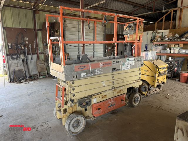 Lot 1-9597 - (1) 2008 JLG 2630ES scissor lift, 24V battery operated, 26' max lift height, 30" x 90" extendable pl...