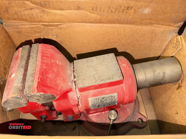 Lot 1-18221 - (1) First Jefferson Tool, approx. 4.5" heavy duty bench vise with rotating base.