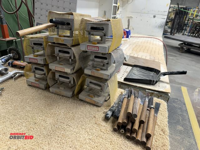 Lot 1-16446 - Lot of (8) Everhard and Star Chemical electric knife heater/tool heaters, 120V, includes assorted kn...