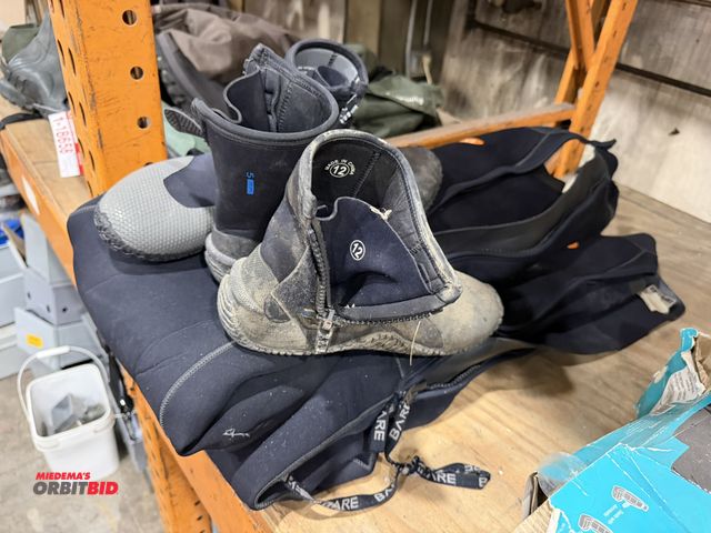 Lot 1-18659 - Lot of (2) used Bare wet suits, size 3X, includes (1) size 9 boot, and (2) size 12 boots.