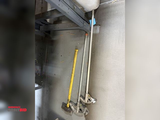 Lot 1-18855 - Lot of (2) conduit benders, 1/2" aluminum, and 3/4" EMT, and (1) 10 lb. fiberglass sledgehammer.