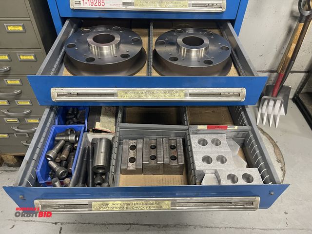Lot 1-19286 - Contents of 2 drawers, includes various V5R head stock adapters, Fat Back/chuck mounting, V5R jaws, ...