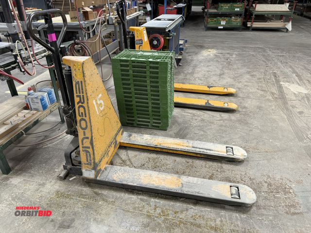 Lot 1-16444 - (1) Lift-Rite, model ERGO3000 Nomic (RG30E), pallet jack, 3000 lb. capacity, max. lift height of 31....
