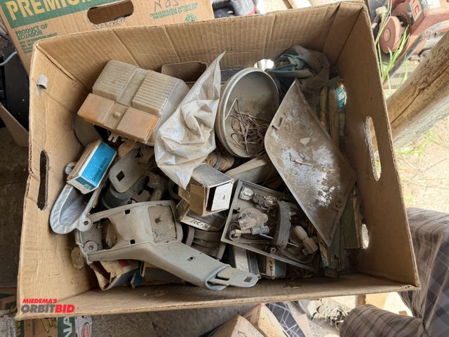 Lot 1-8574 - Lot of assorted vintage GM car parts.
