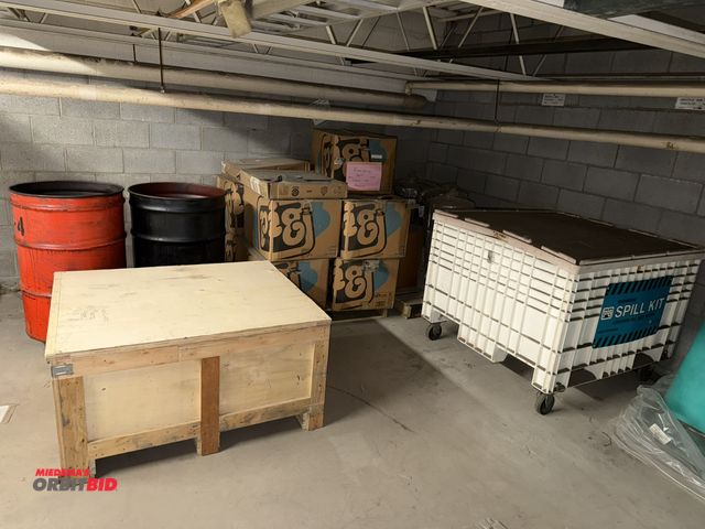 Lot 1-17060 - Large lot of spill containment items, includes (1) Skimming Spill Kit absorbent, collapsible plastic...