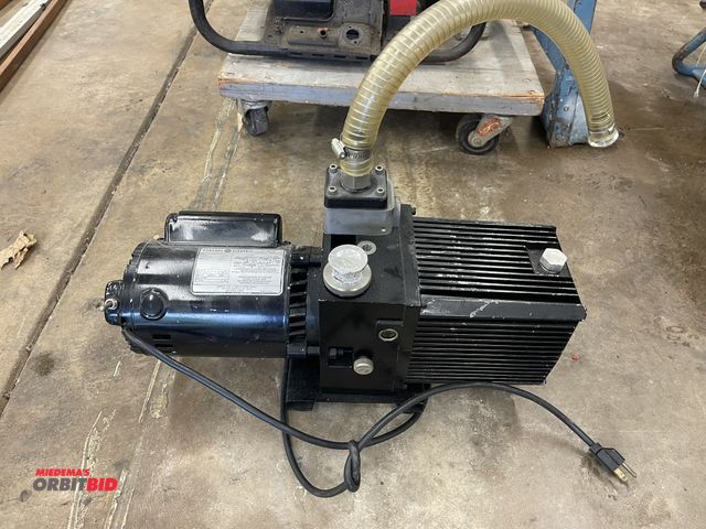 Lot 1-6137 - (1) General Electric AC motor, 1/2 HP, 115/230V, single phase, with Vacuum pump.