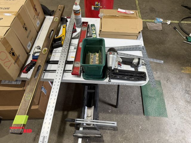 Lot 1-18619 - Lot of assorted construction items, includes (1) Porter Cable 16 gauge finish nailer, model FM250C, ...