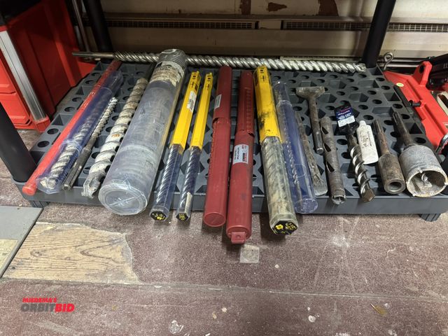 Lot 1-4144 - Large lot of assorted masonry bits, includes DeWalt, 1", 3/4", and 1.5", (1) Central Machinery bull ...