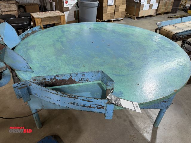 Lot 1-102516 - (1) Electric round table, approx. 5'