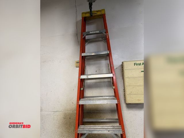 Lot 1-6360 - (1) Werner 8' fiberglass step ladder.