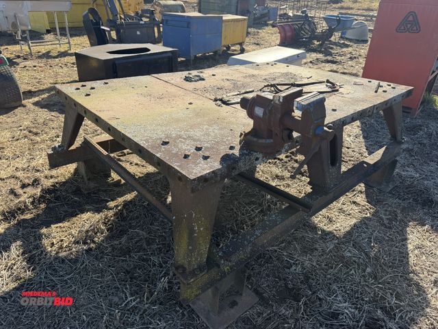 Lot 1-2939 - (1) heavy duty steel welder/fabrication table, 90.5" x 59.5", crack in top of table, includes a 4.5"...
