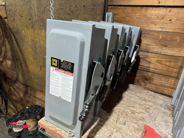 Lot 1-4387 - Lot of (5) Square-D heavy duty safety switches, 60 amp, 240 VAC.