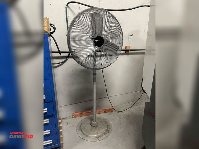 Lot 1-19368 - (1) 30" pedestal shop fan.