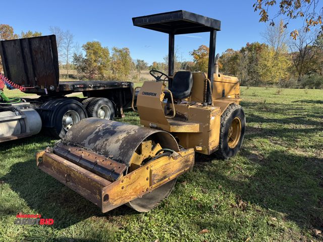Lot 1-15815 - (1) Champion M600 super pack roller, 5' wide, drum is approx. 41" diameter with bolt on scraper blad...