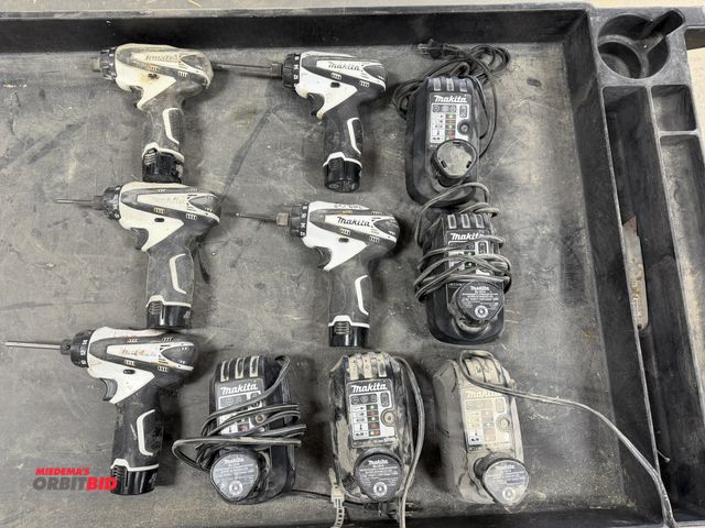 Lot 1-16156 - Lot of (5) Makita, model FD01, 12V, cordless, rechargeable drivers, with (9) batteries, and (4) Maki...