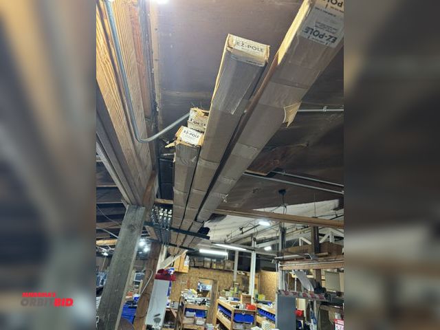 Lot 1-4468 - Lot of (4) Easy Pole PEB22, 120V, 20 amp, 12 gauge poles, and truck tonneau cover.