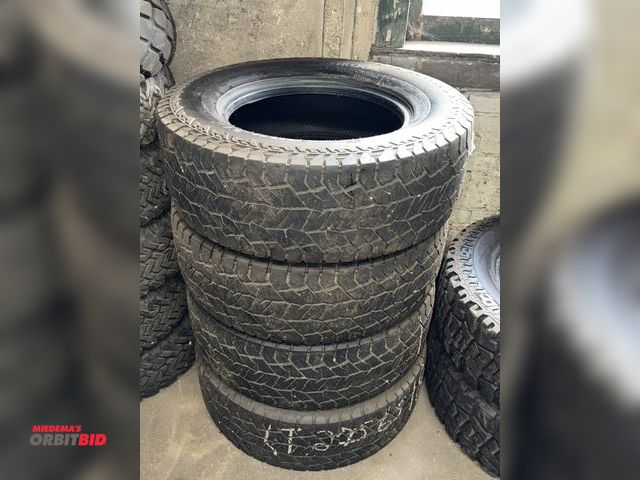 Lot 1-1265 - Set of (4) Hankook DynaPro AT2, size LT275/65R18 tires.